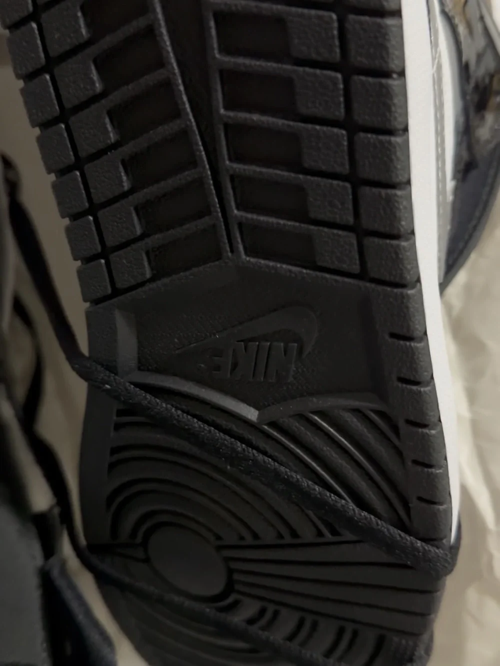 Nike Air Jordan 1 Mid SE